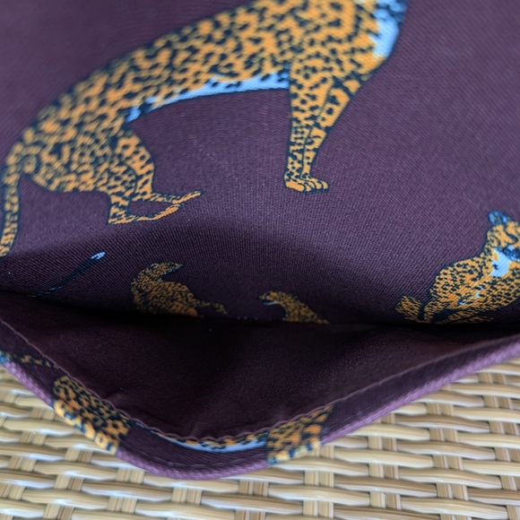 Modcloth Camp Director Cheetah Motif Zipped Tote Shoulder Bag Brown Canvas - Picture 13 of 13